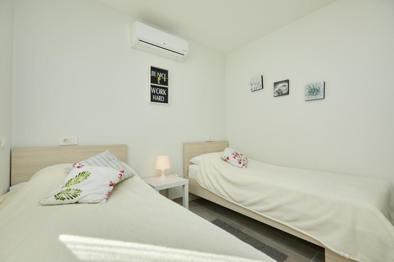 Stiga 2 - Two Bedroom Ap. Prozura ภายนอก รูปภาพ